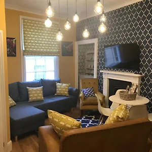  Appartamento Central City Pad One Bedroom Plus Double Sofabed